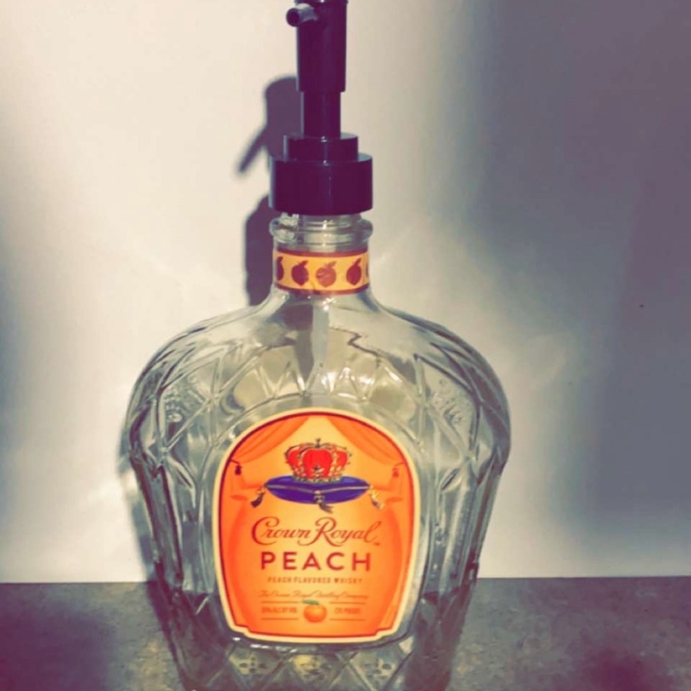 Crown soap dispenser